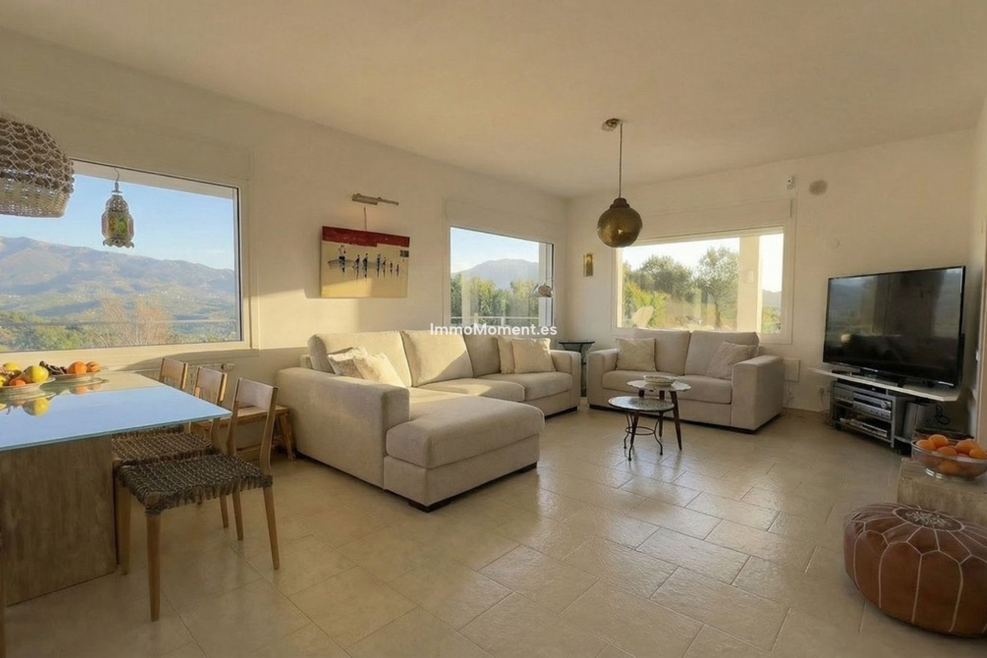 Reventa - Villa independiente - Interior  - Guaro