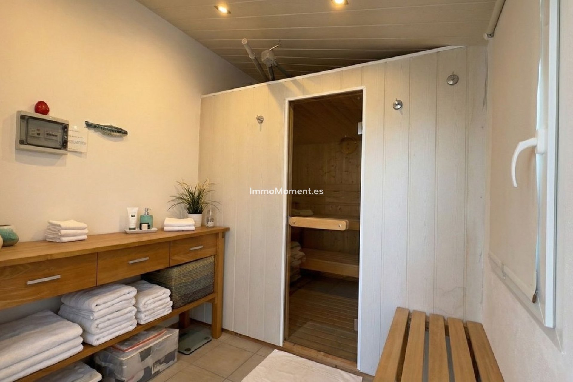 Reventa - Villa independiente - Interior  - Guaro