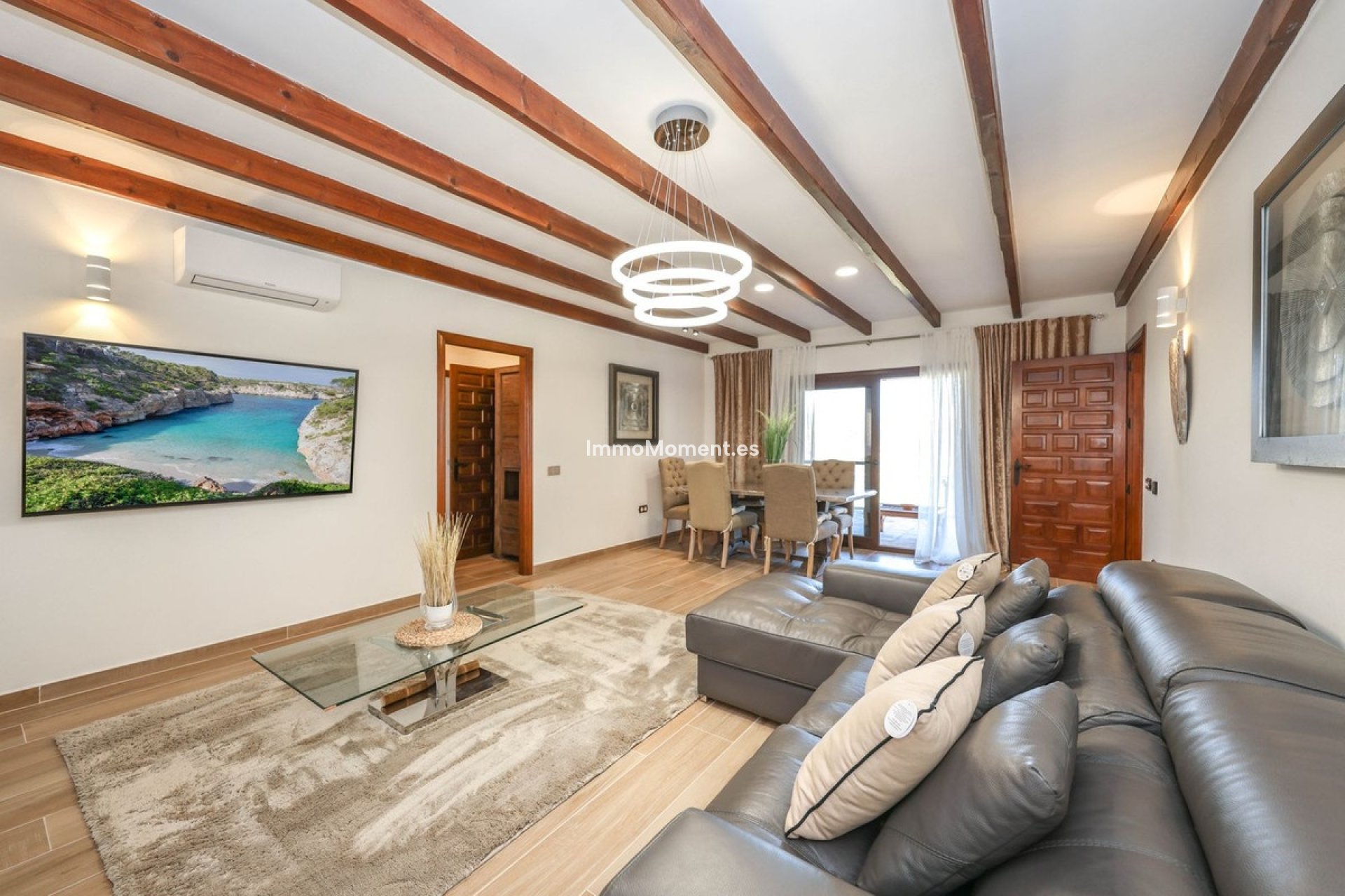 Reventa - Villa independiente - Interior  - Guaro