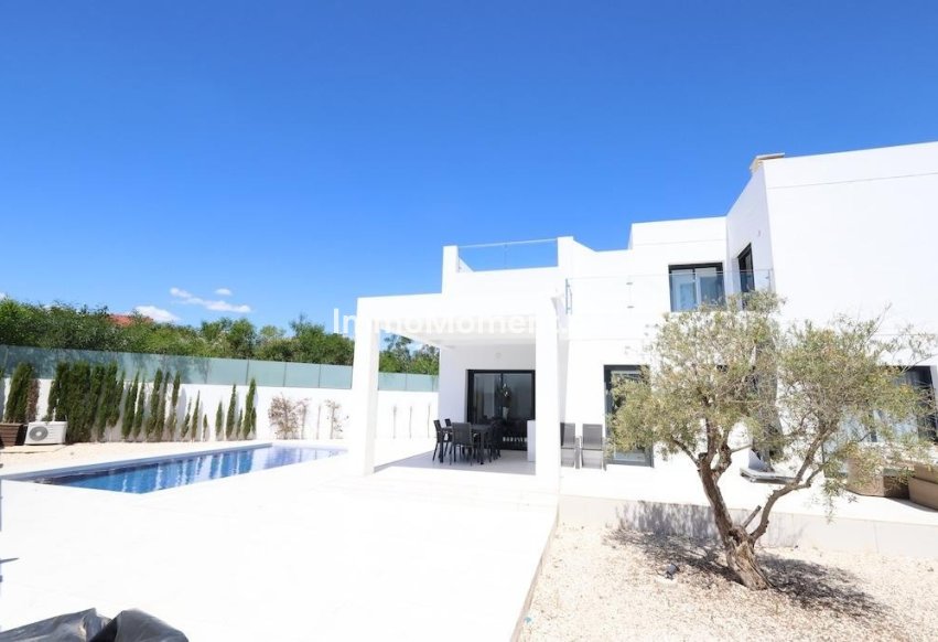 Reventa - Villa independiente - Los Montesinos - La Marquesa