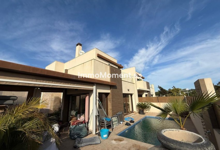 Reventa - Villa independiente - Los Montesinos - Los Montesinos Centro