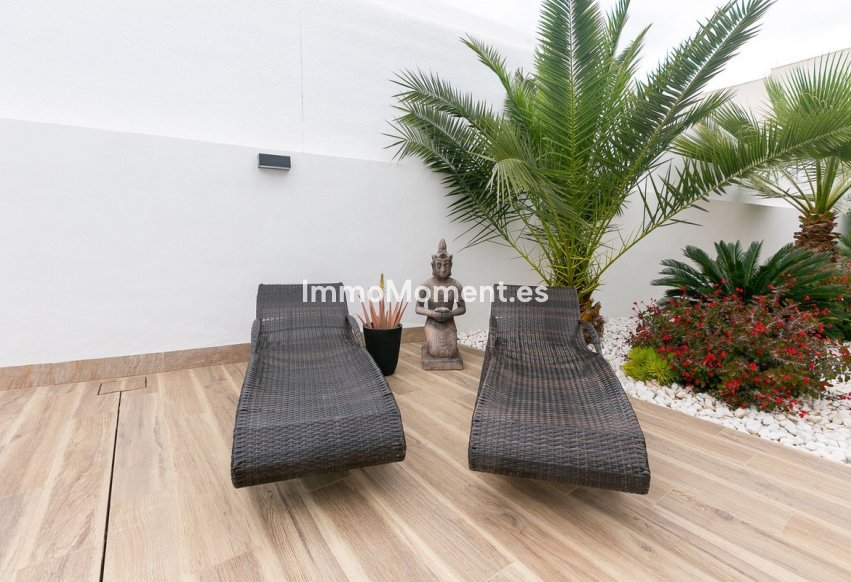 Reventa - Villa independiente - Los Montesinos - Los Montesinos Centro