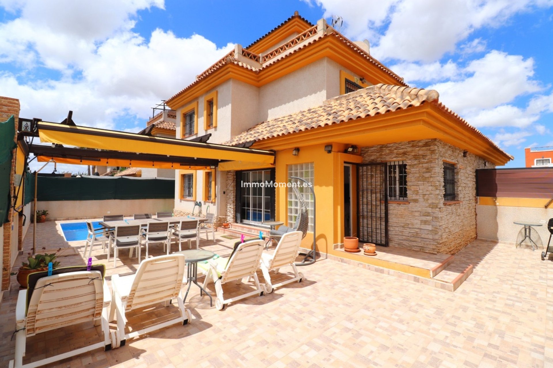 Reventa - Villa independiente - Los Montesinos - Los Montesinos Centro