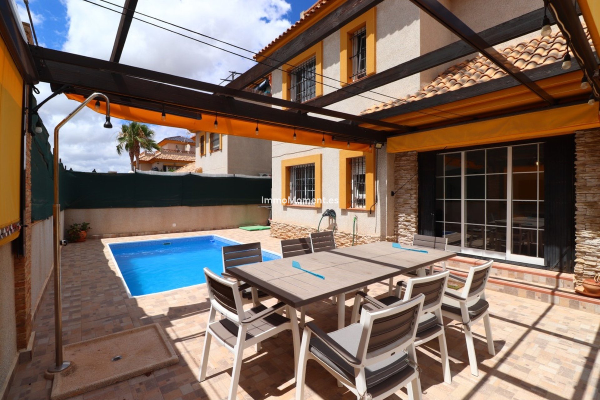 Reventa - Villa independiente - Los Montesinos - Los Montesinos Centro