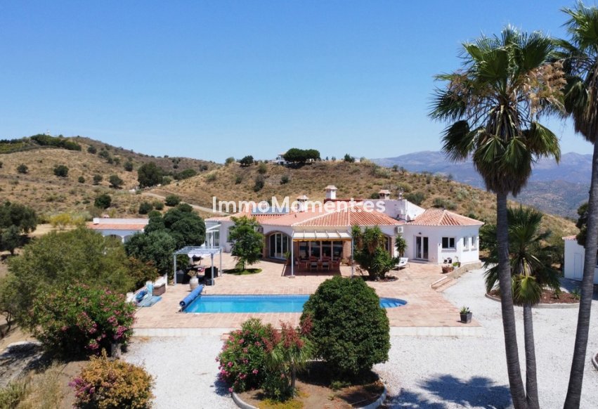 Reventa - Villa independiente - Málaga Este - El Trapiche