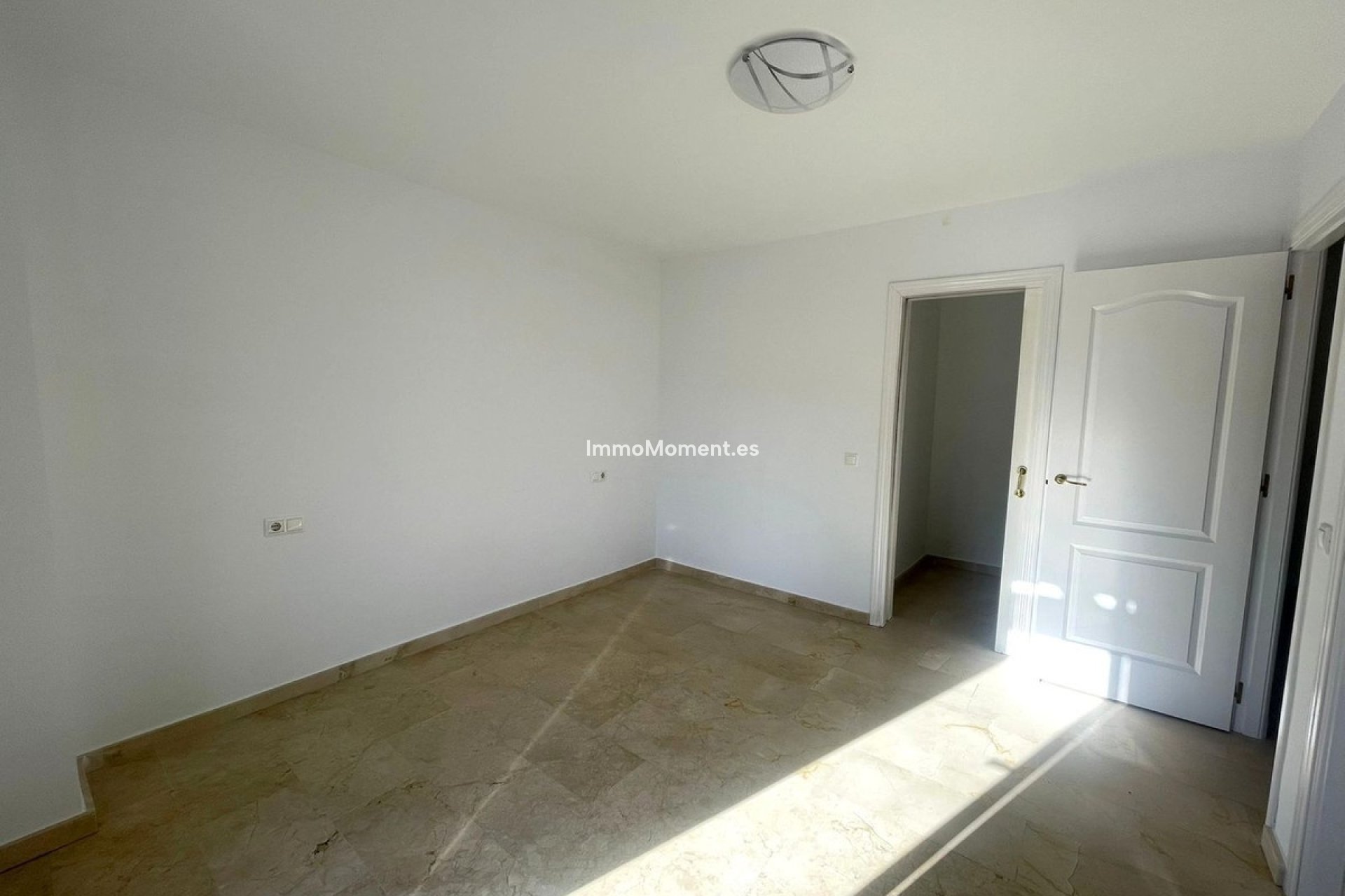 Reventa - Villa independiente - Manilva