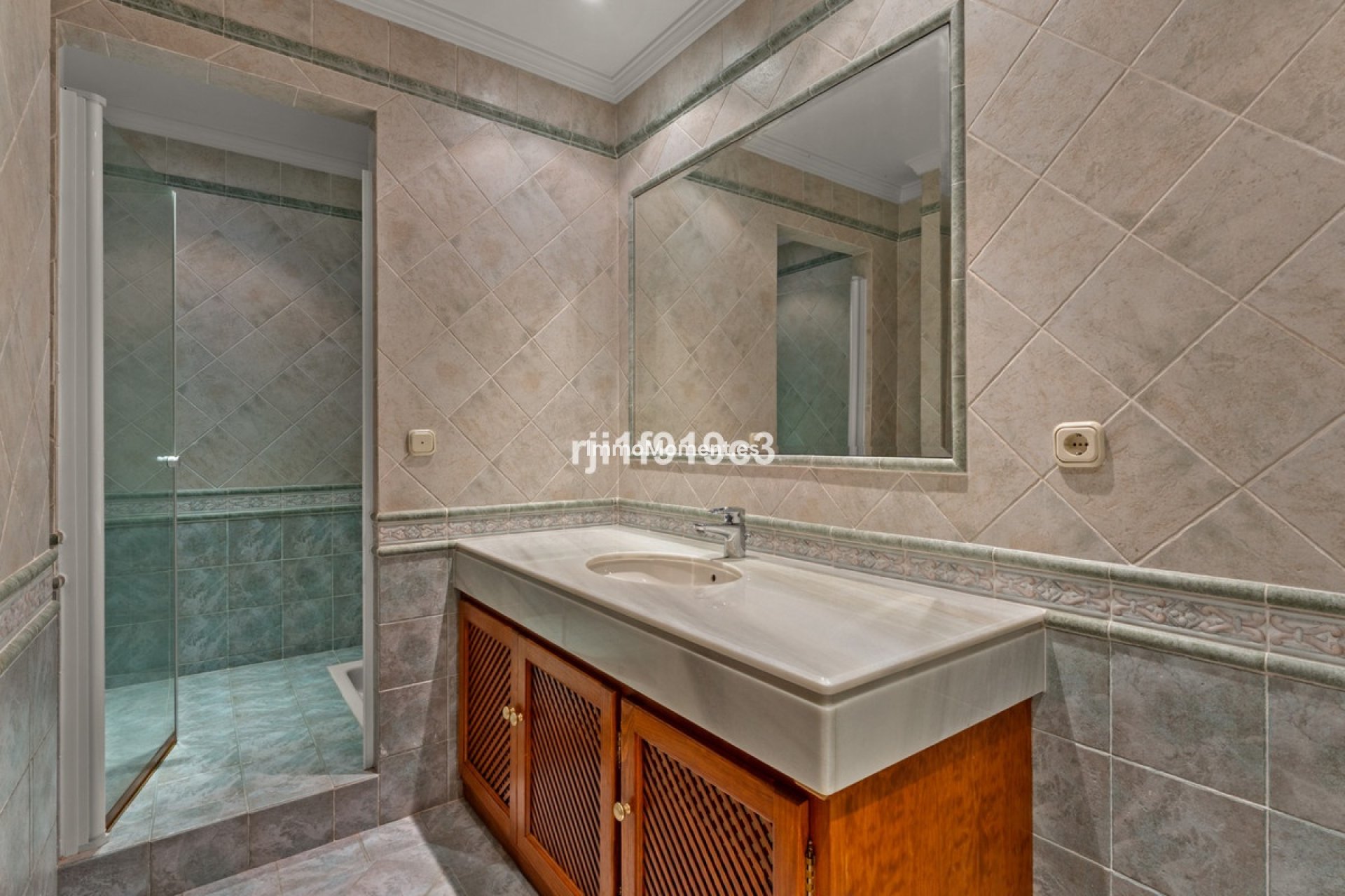 Reventa - Villa independiente - Marbella - Elviria