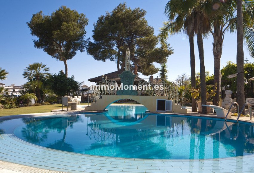 Reventa - Villa independiente - Marbella - Nueva Andalucía