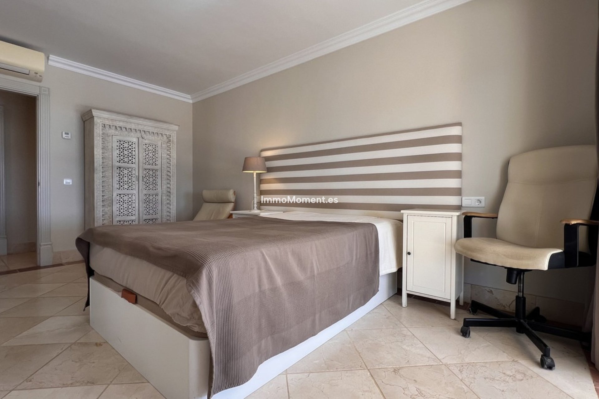 Reventa - Villa independiente - New Golden Mile - El Padron