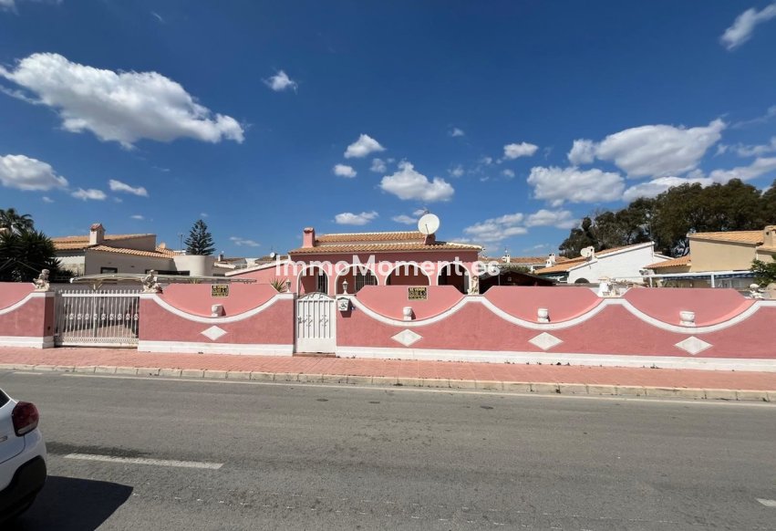 Reventa - Villa independiente - Orihuela - Cabo Roig