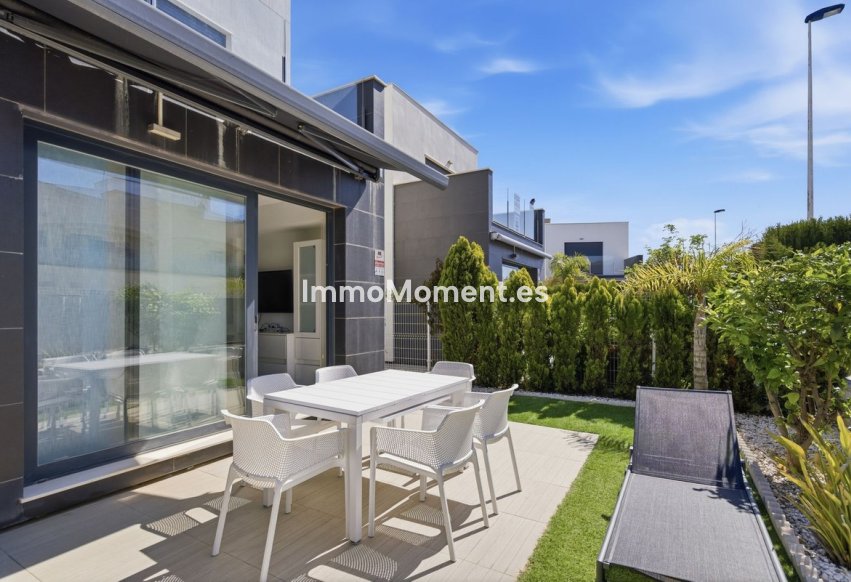 Reventa - Villa independiente - Orihuela Costa - Punta Prima