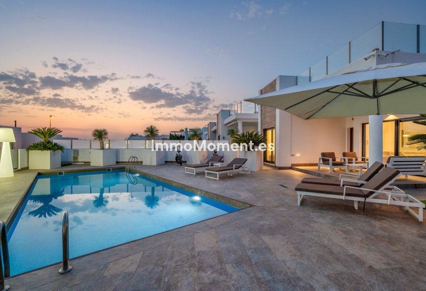 Reventa - Villa independiente - Orihuela Costa - Villamartín