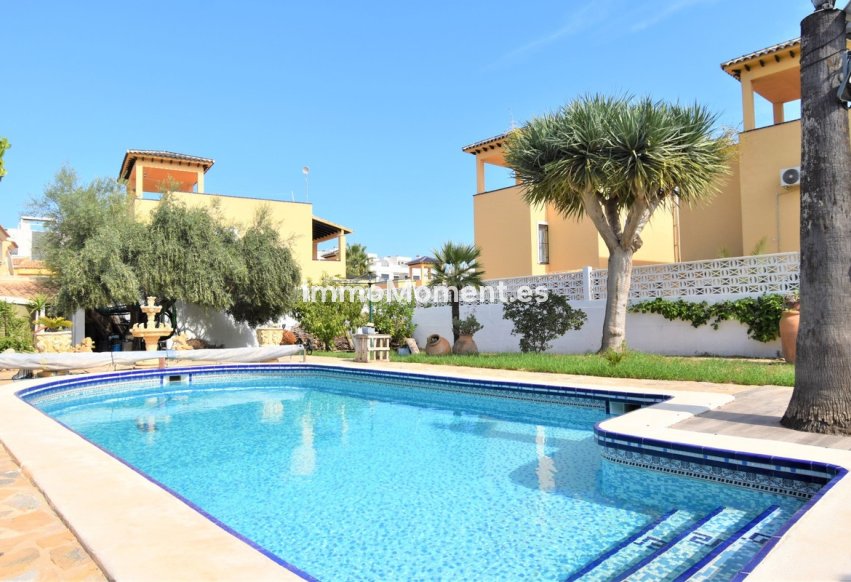 Reventa - Villa independiente - Orihuela Costa - Villamartín