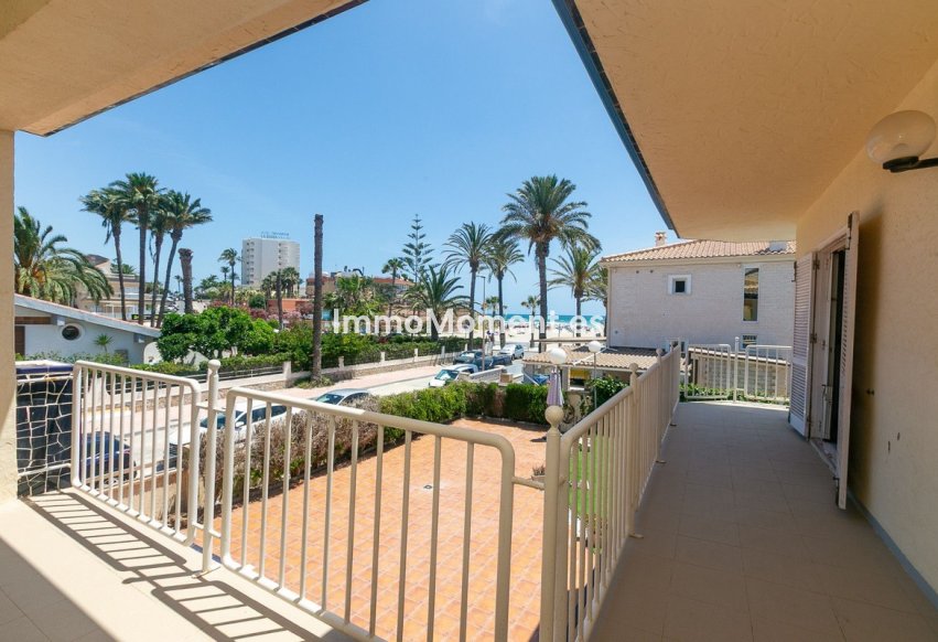 Reventa - Villa independiente - Orihuela Costa