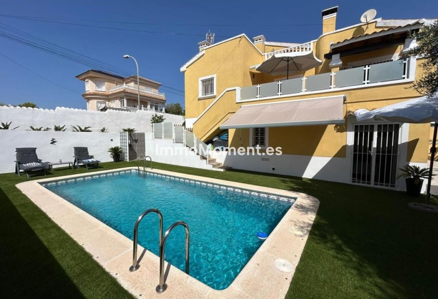 Reventa - Villa independiente - San Miguel de Salinas - San Miguel de Salinas Centro