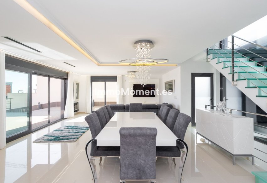 Reventa - Villa independiente - San Miguel de Salinas - San Miguel de Salinas Centro