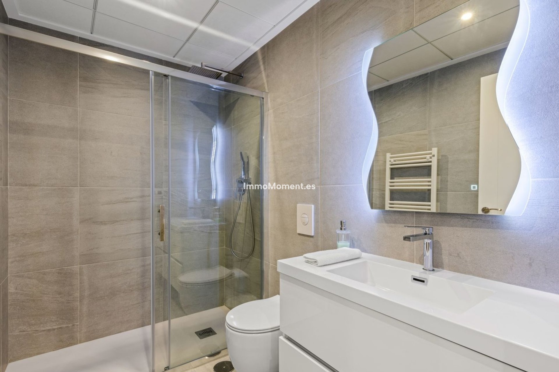 Reventa - Villa independiente - San Miguel de Salinas - San Miguel de Salinas Centro