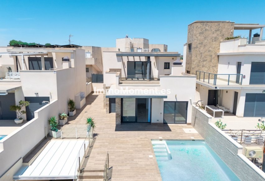 Reventa - Villa independiente - San Miguel de Salinas - San Miguel de Salinas Centro