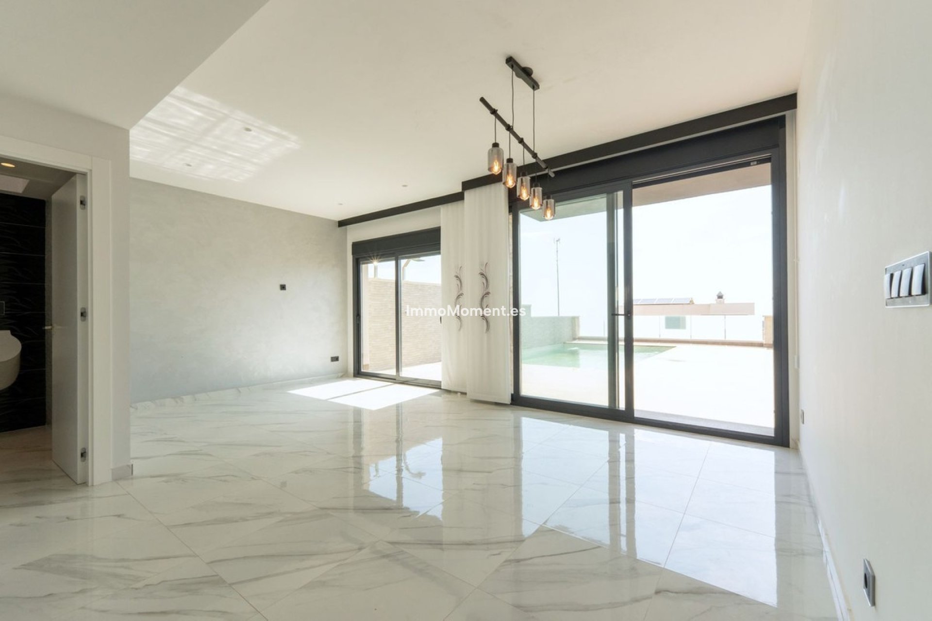 Reventa - Villa independiente - San Miguel de Salinas - San Miguel de Salinas Centro