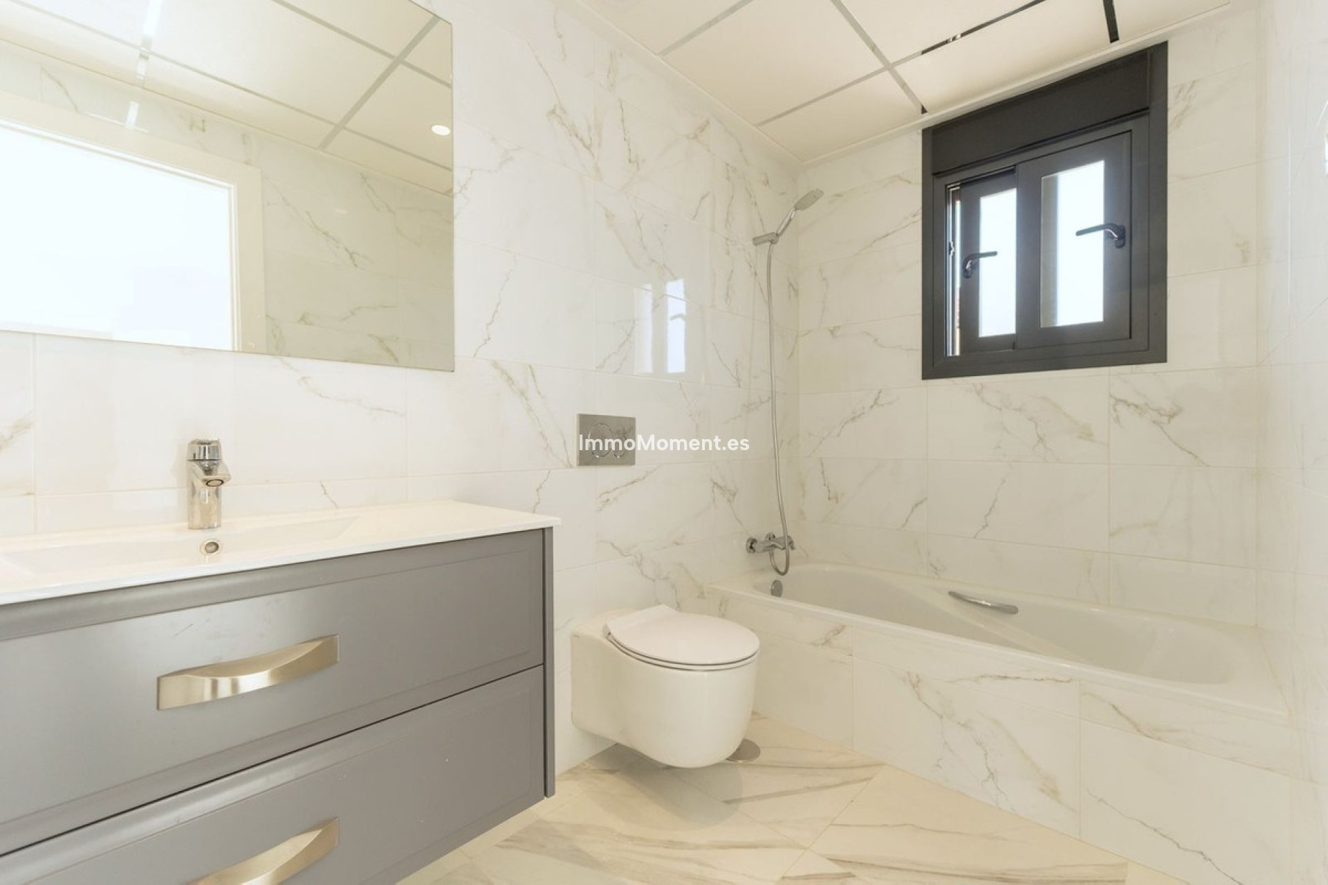 Reventa - Villa independiente - San Miguel de Salinas - San Miguel de Salinas Centro