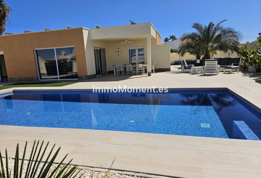 Reventa - Villa independiente - Torrevieja - Torrevieja Centro