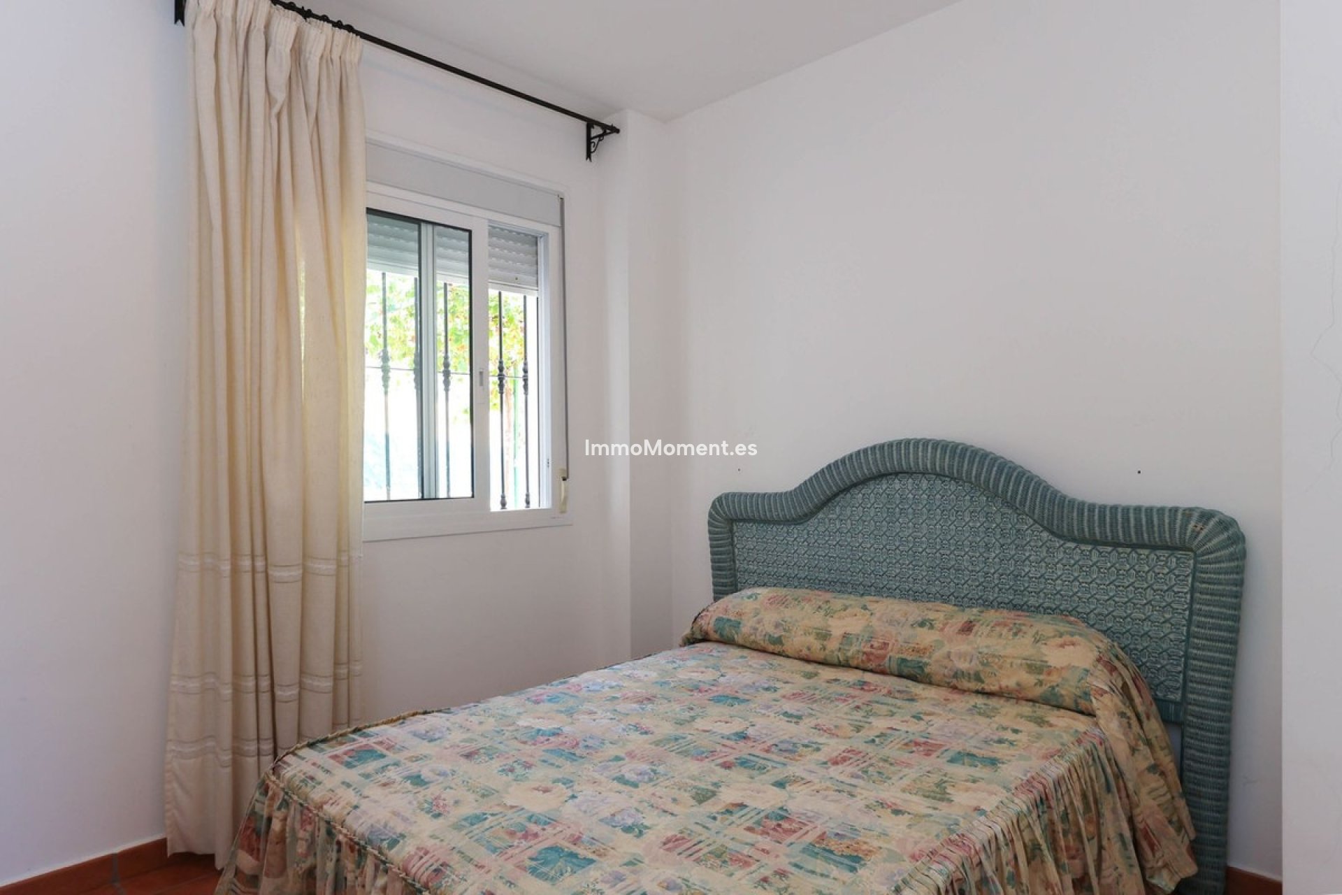 Reventa - Villa - Interior  - Guaro