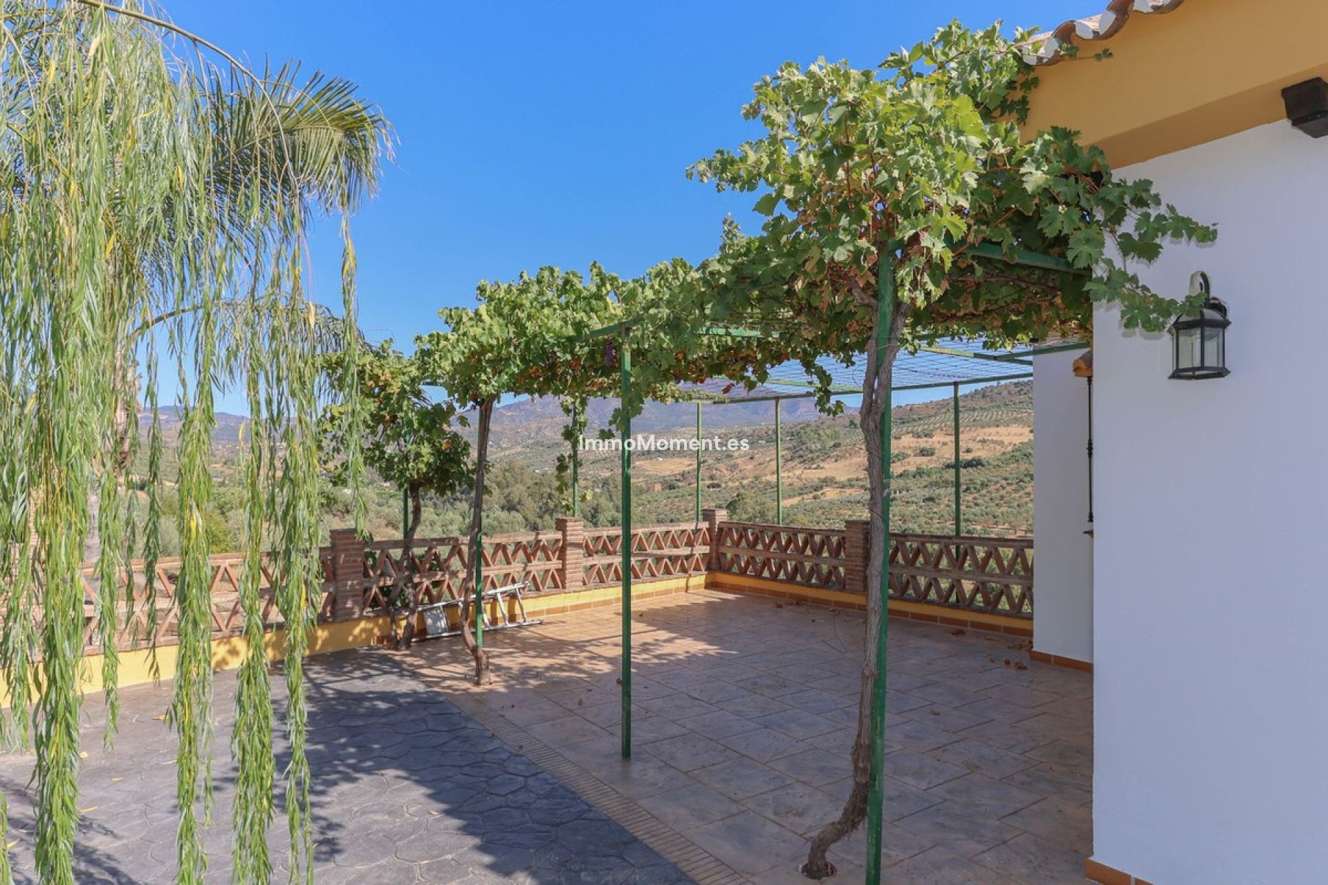 Reventa - Villa - Interior  - Guaro