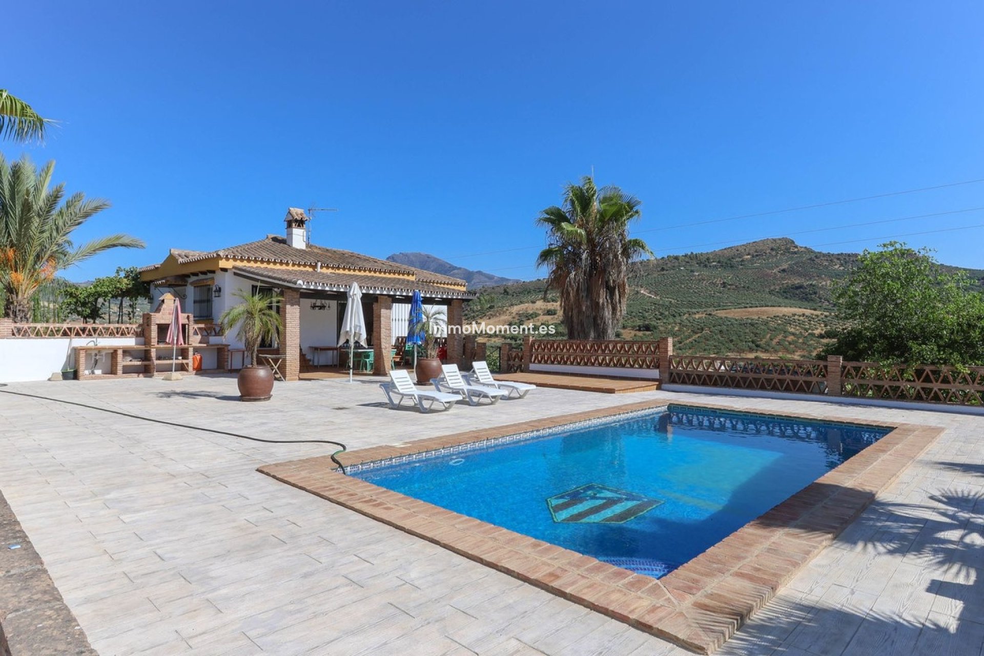 Reventa - Villa - Interior  - Guaro