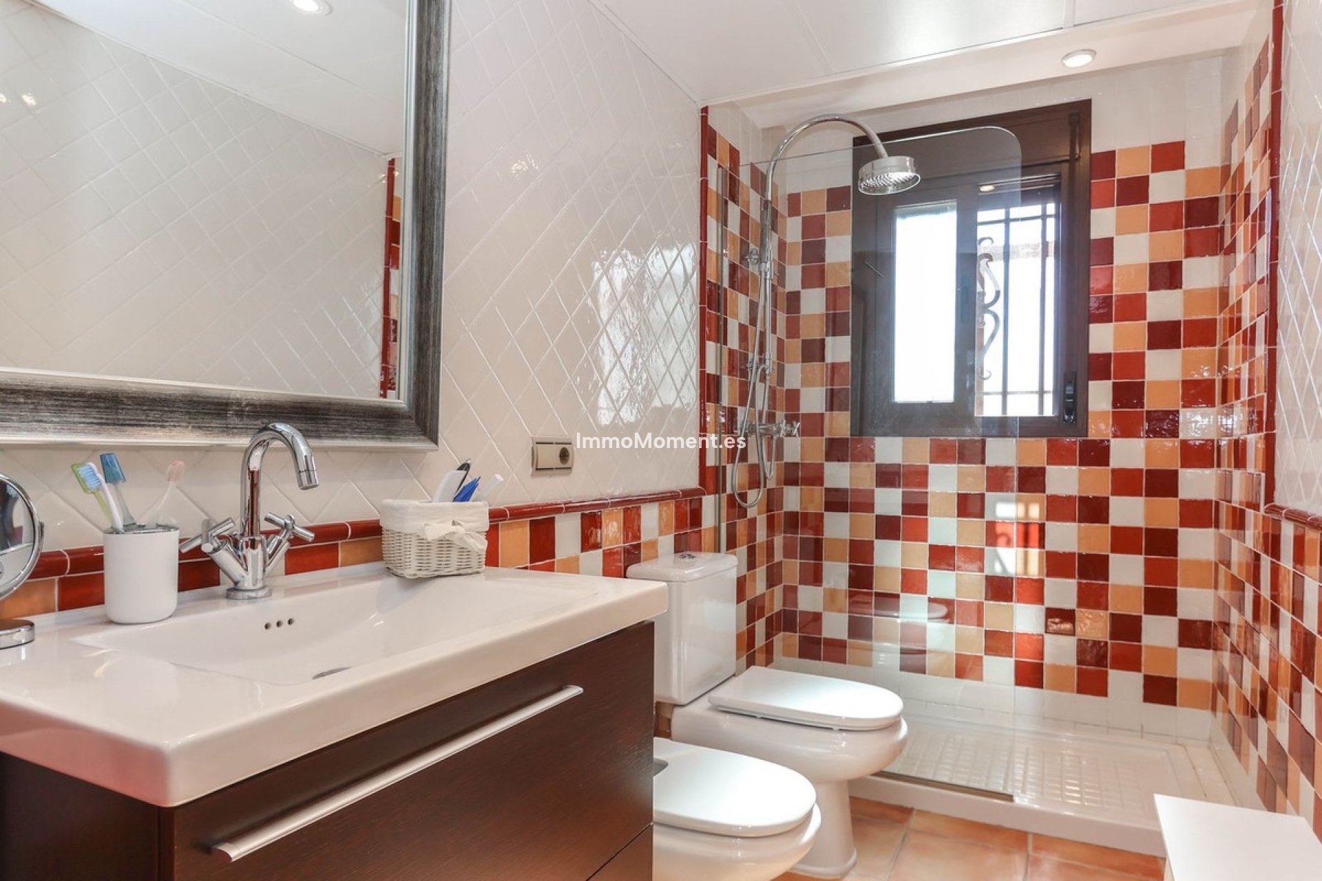 Reventa - Villa - Interior  - Guaro