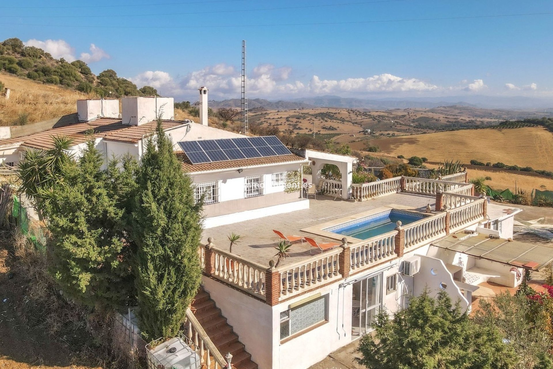 Reventa - Villa - Interior  - Guaro