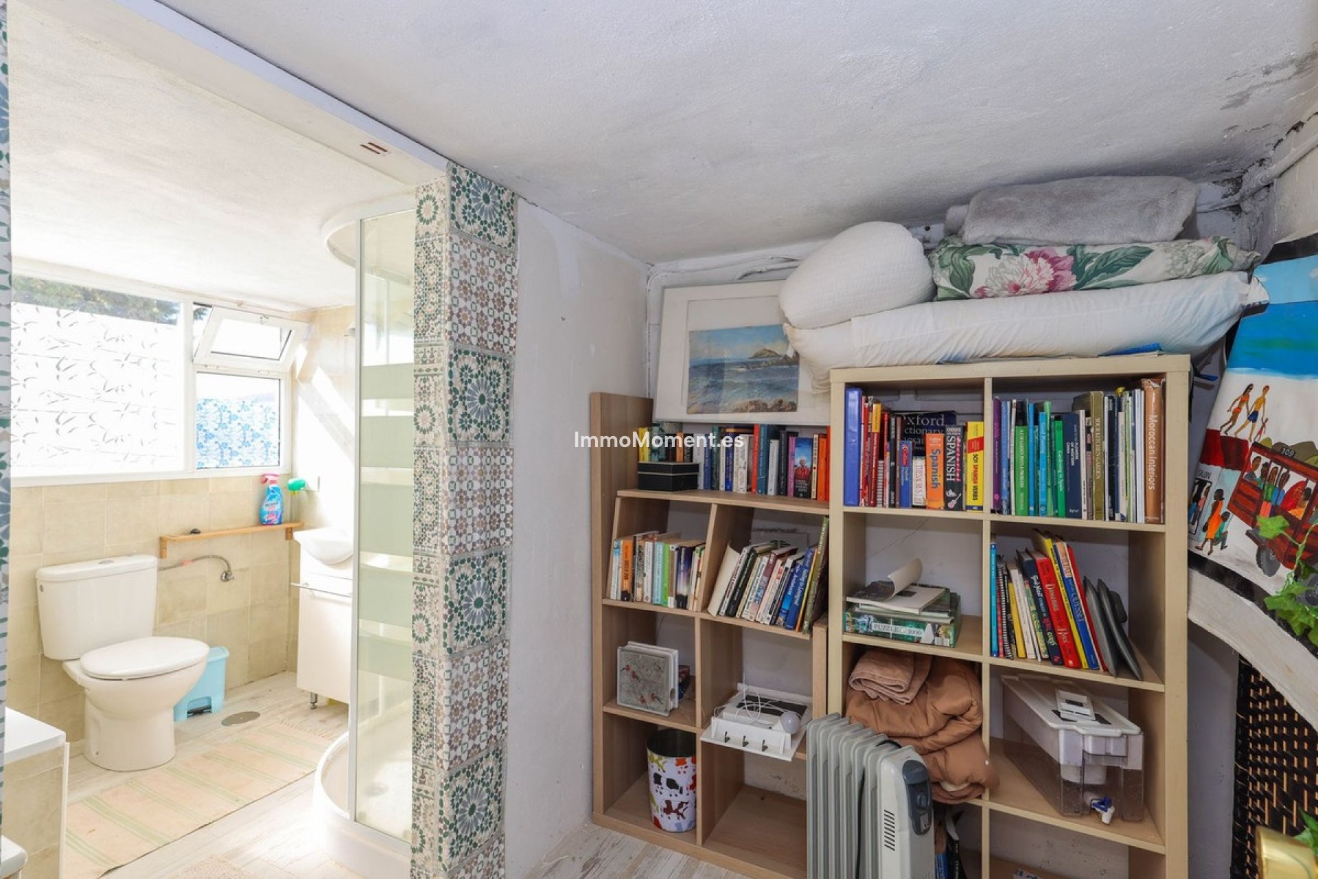 Reventa - Villa - Interior  - Guaro