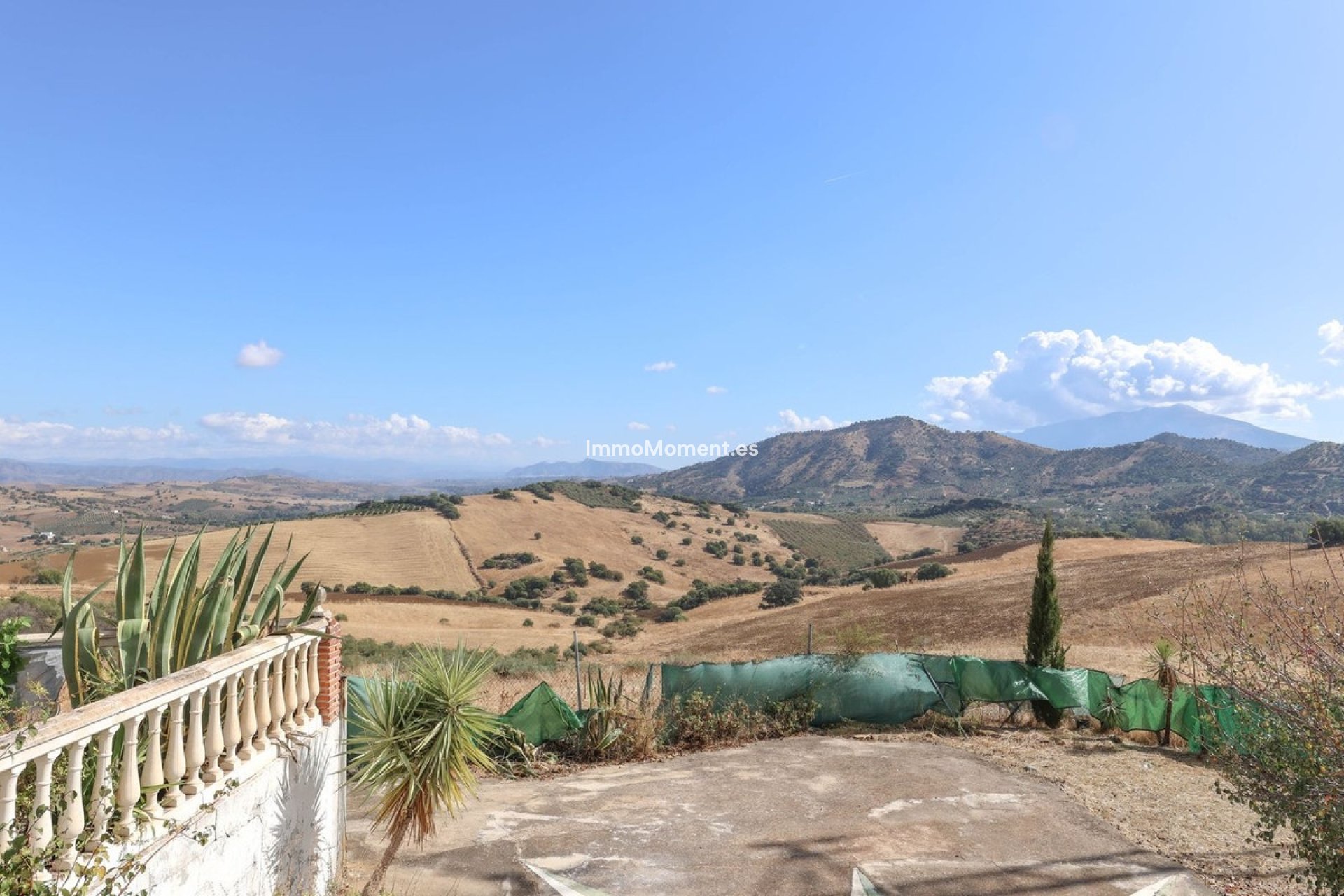 Reventa - Villa - Interior  - Guaro