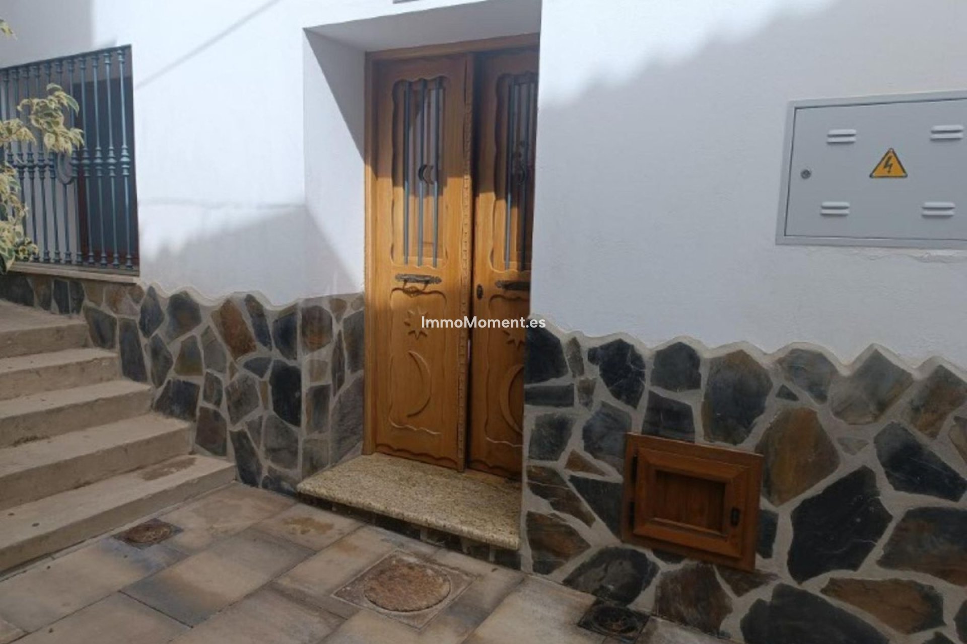 Reventa - Villa - Interior  - Guaro