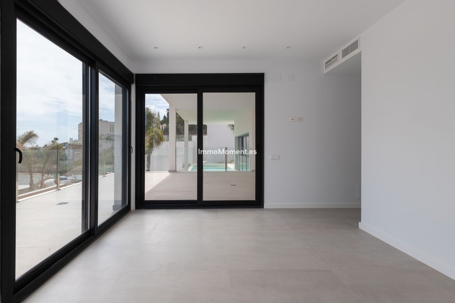 Reventa - Villa - Marbella - Elviria