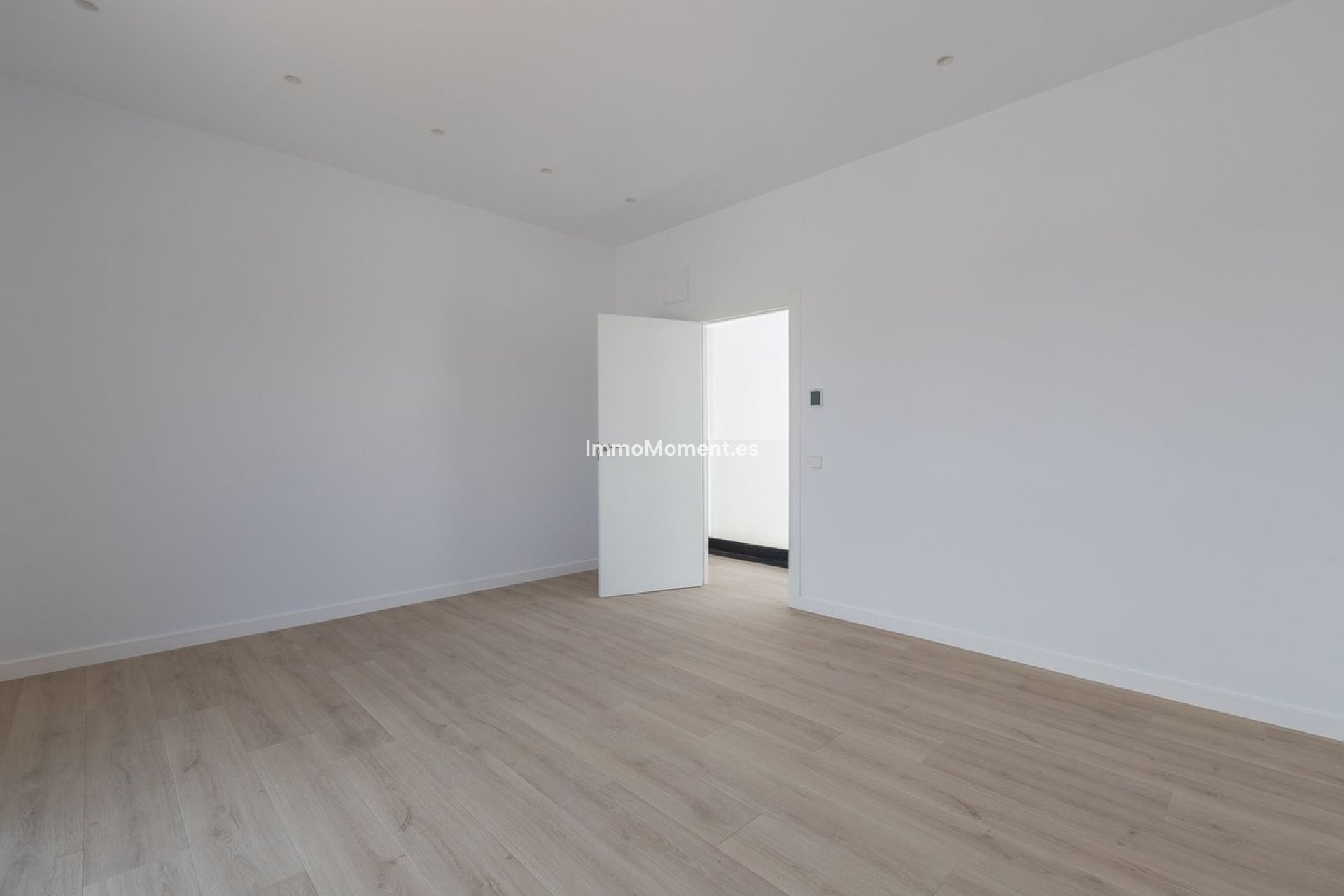 Reventa - Villa - Marbella - Elviria