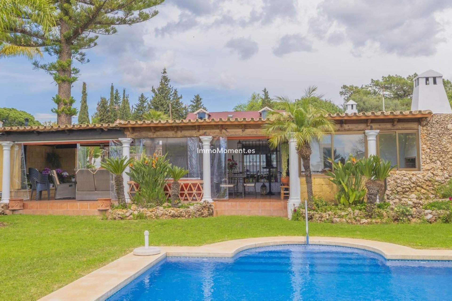 Reventa - Villa - Marbella - Las Chapas