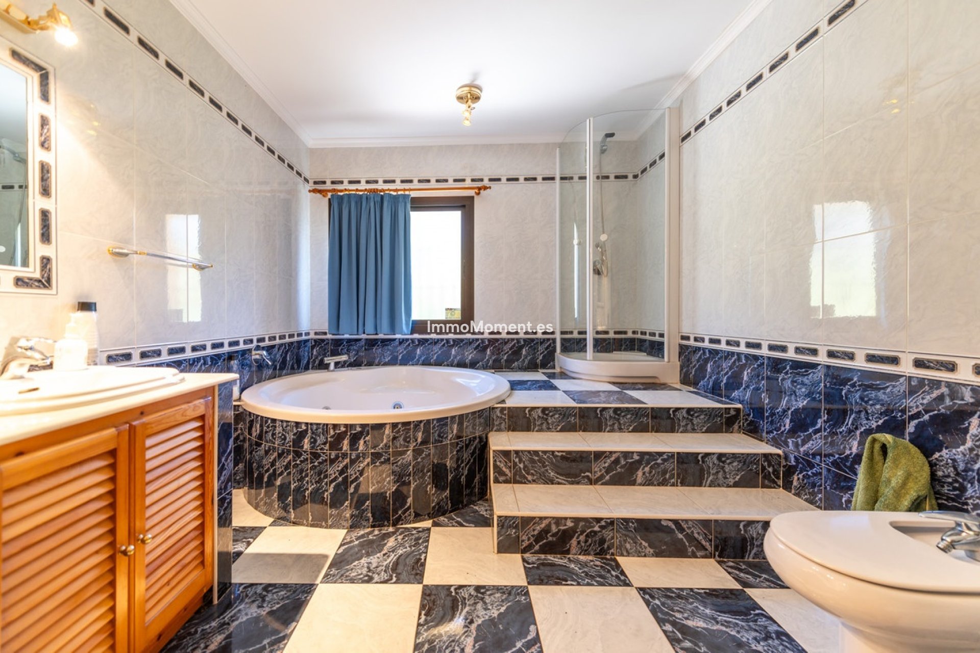 Reventa - Villa - Marbella - Las Chapas