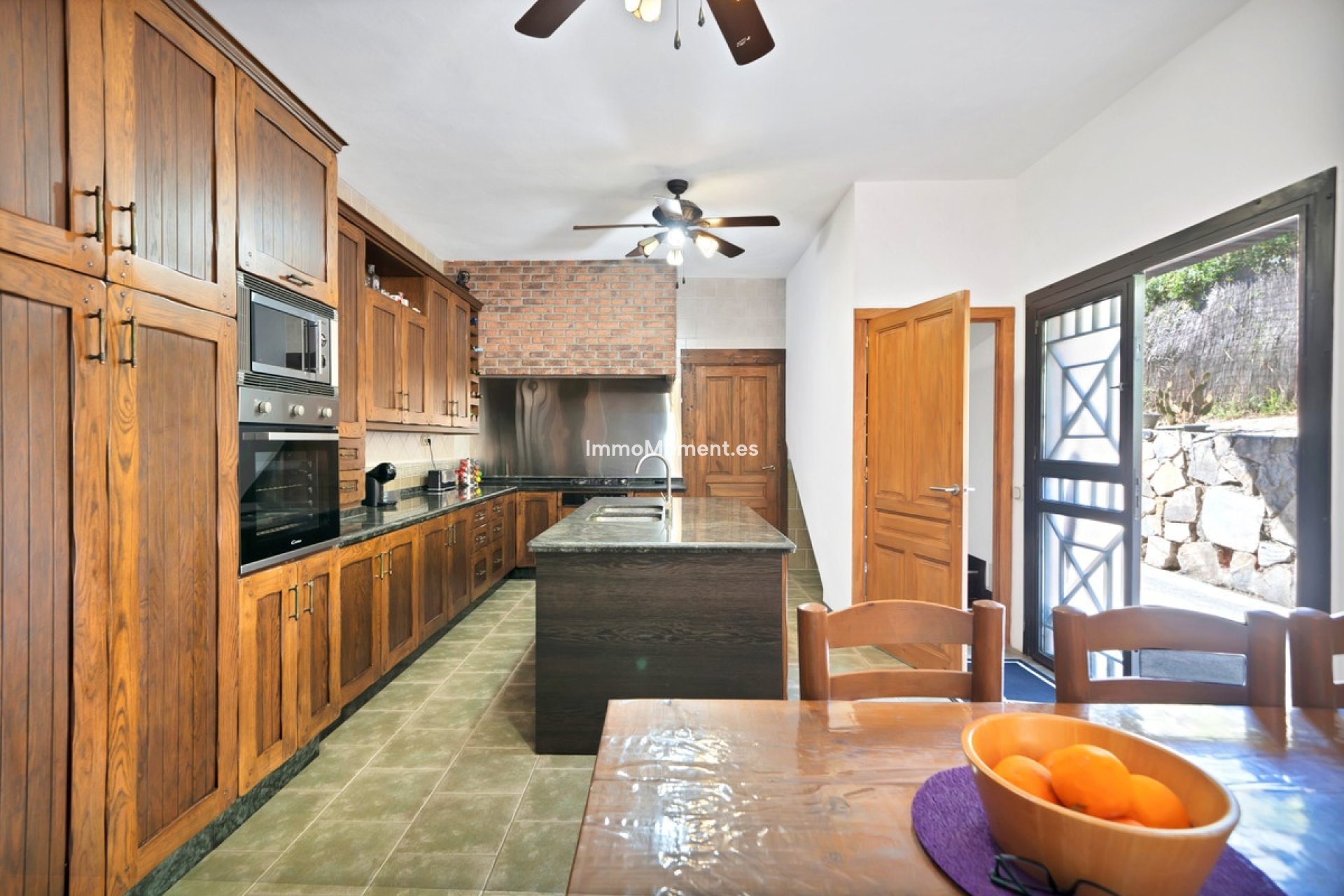 Reventa - Villa - Marbella - Marbella Centro