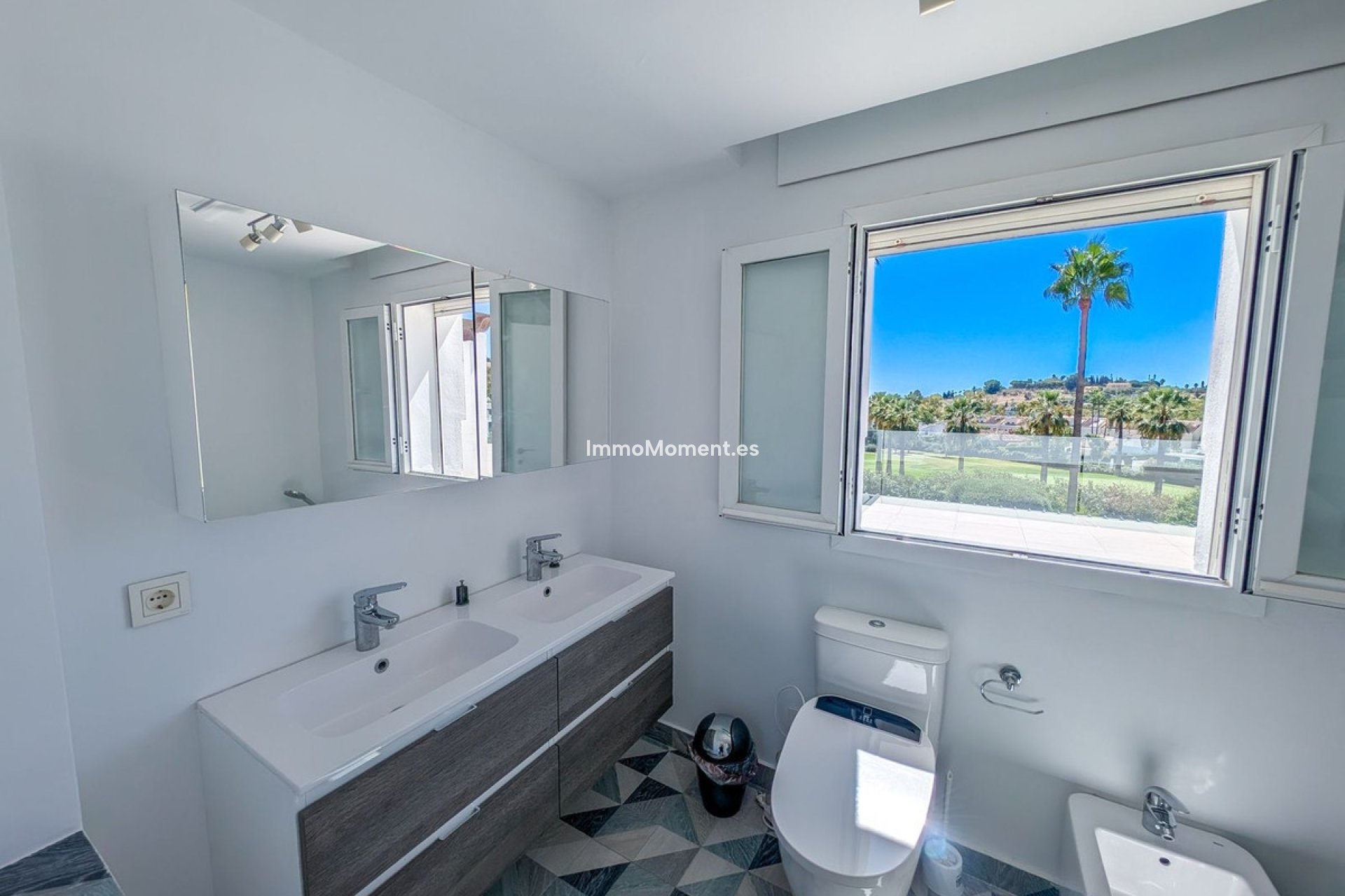 Reventa - Villa - Marbella - Nueva Andalucía