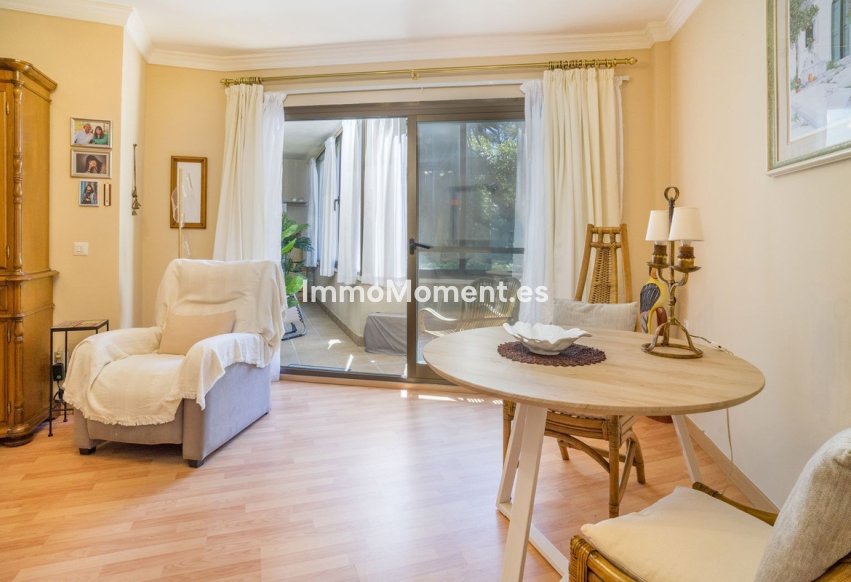 Revente - Appartement - Estepona  - Atalaya