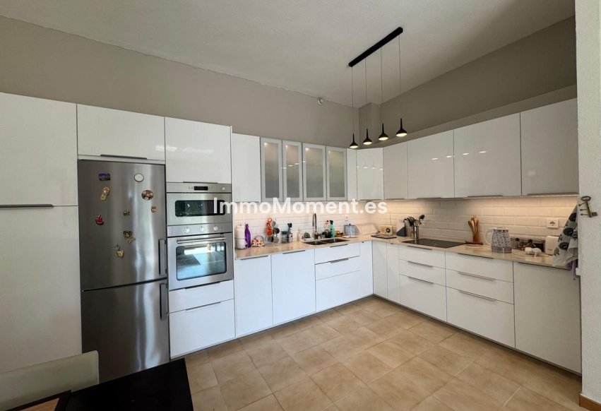 Revente - Appartement - Estepona  - Atalaya