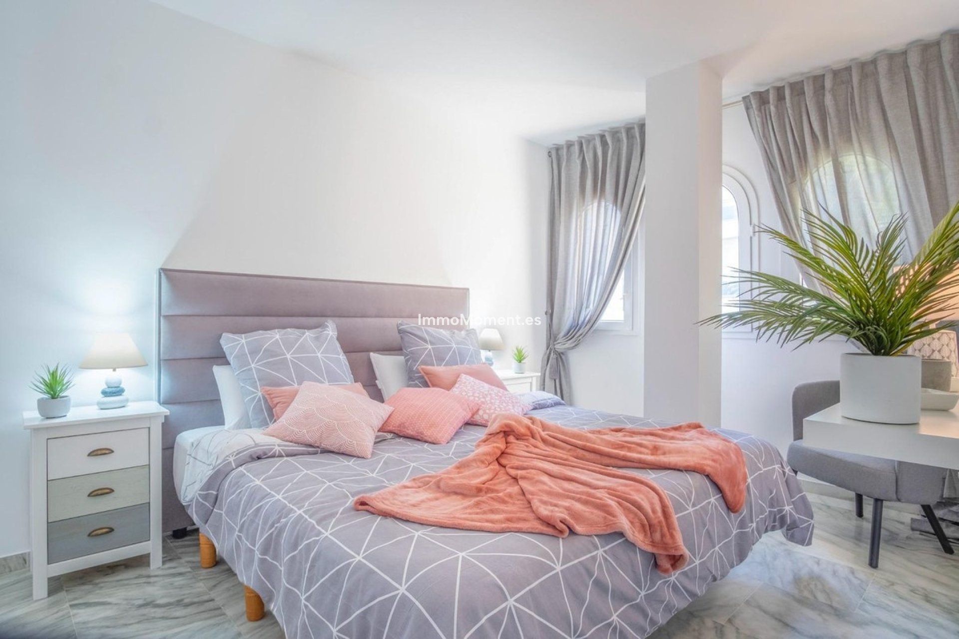 Revente - Appartement - Estepona  - Estepona Centro