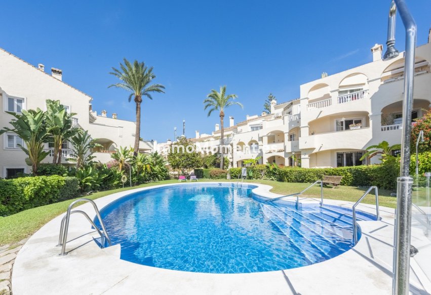 Revente - Appartement - Estepona  - Estepona Centro