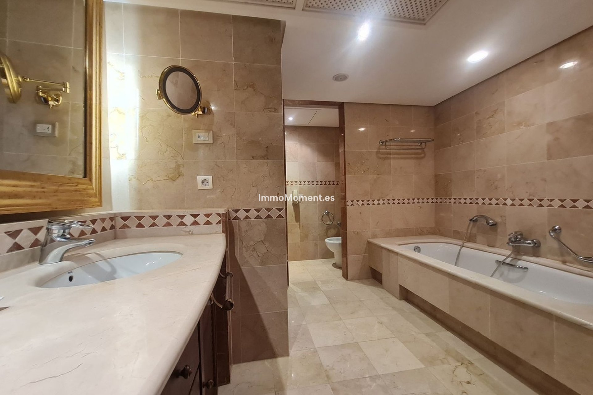 Revente - Appartement - Estepona  - Estepona Centro