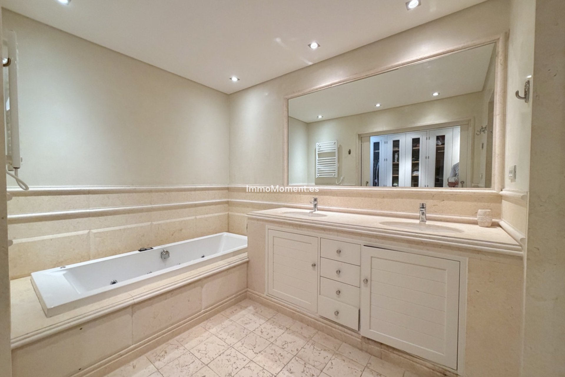 Revente - Appartement - Estepona  - Estepona Centro