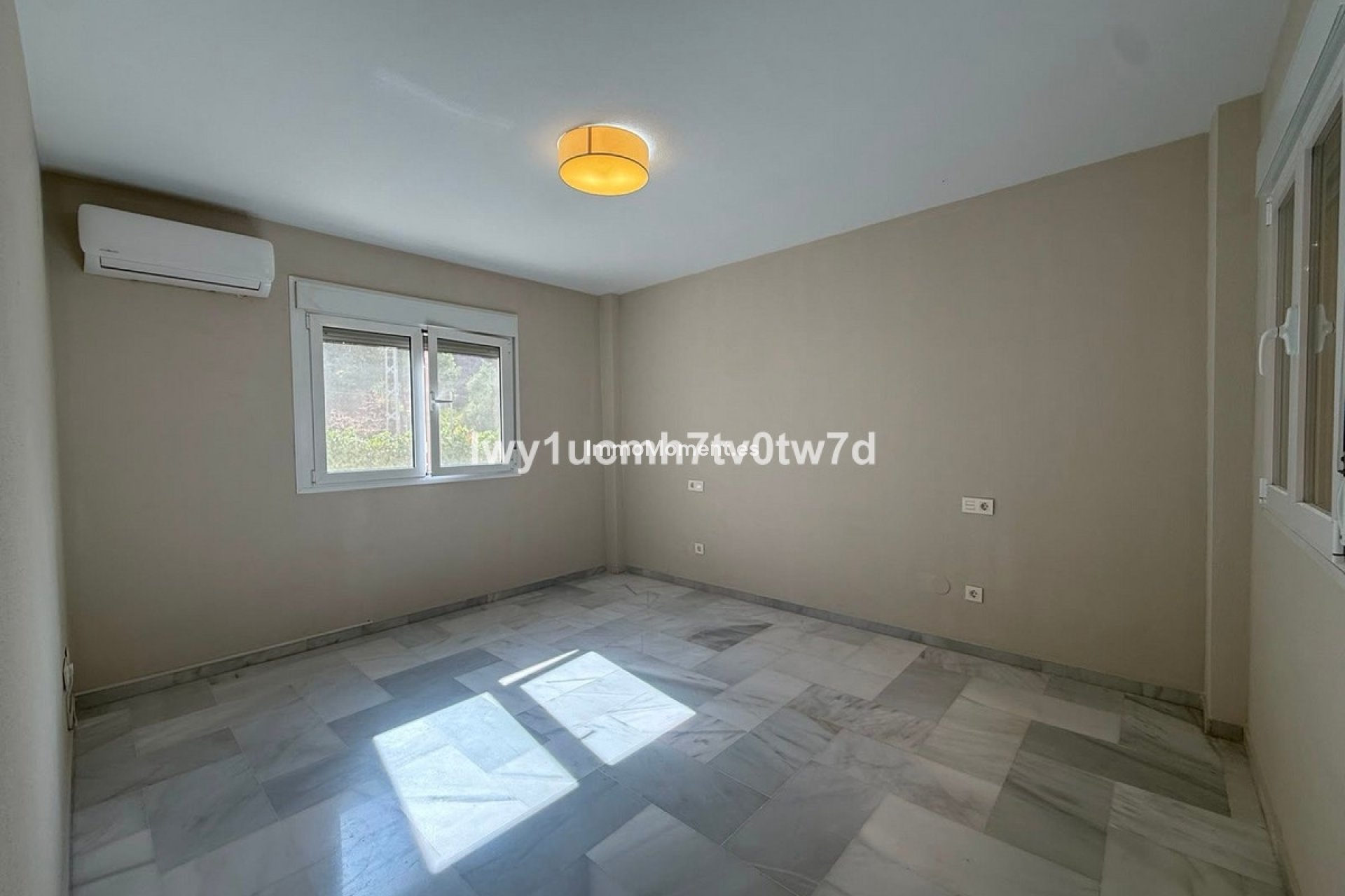 Revente - Appartement - Málaga - Limonar