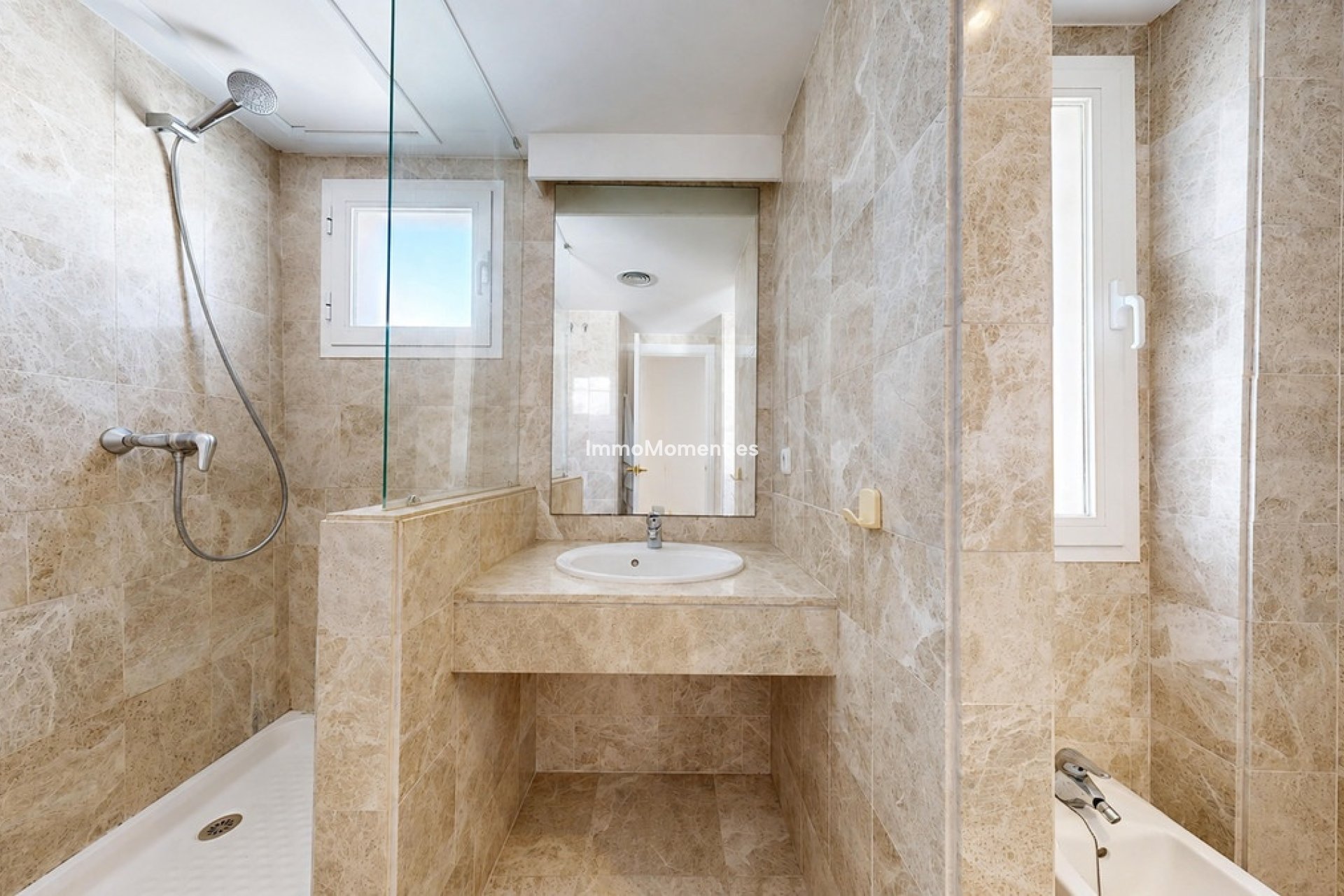Revente - Appartement - Marbella - Nueva Andalucía