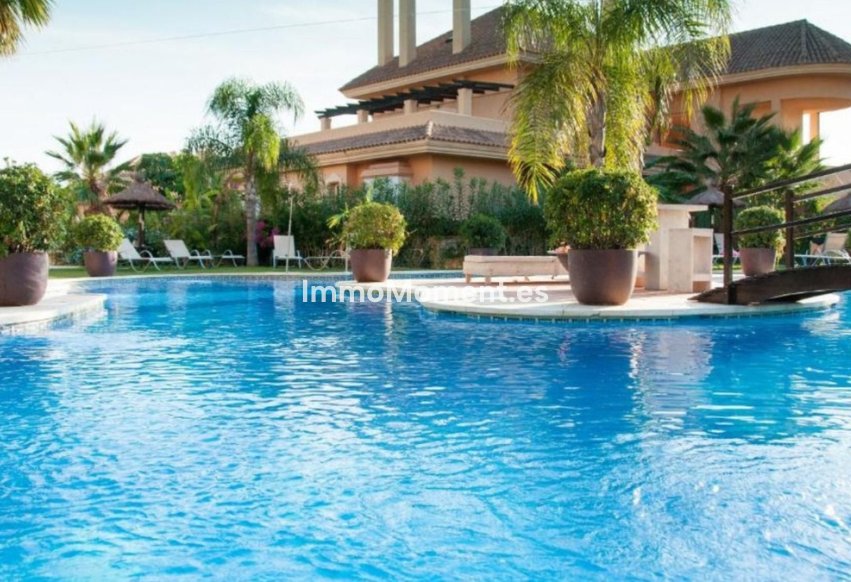 Revente - Appartement - Marbella - Nueva Andalucía