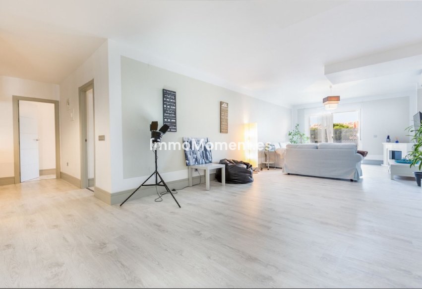 Revente - Appartement - Marbella - Nueva Andalucía