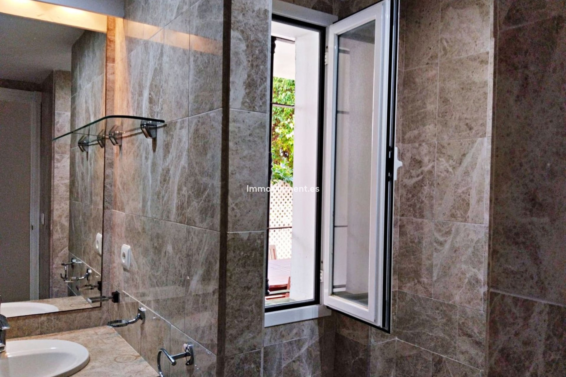 Revente - Appartement - Marbella - Nueva Andalucía